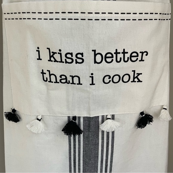 "I kiss better than I cook" Apron by Mudpie - Picture 5 of 5